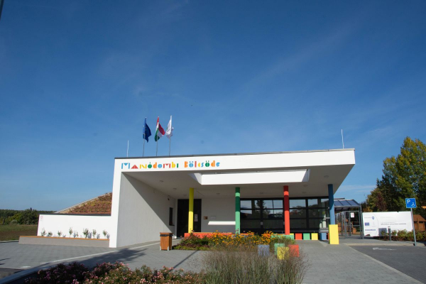 manodombi-0004A50E0A16-18FB-08C0-F61E-7988C465145E.jpg